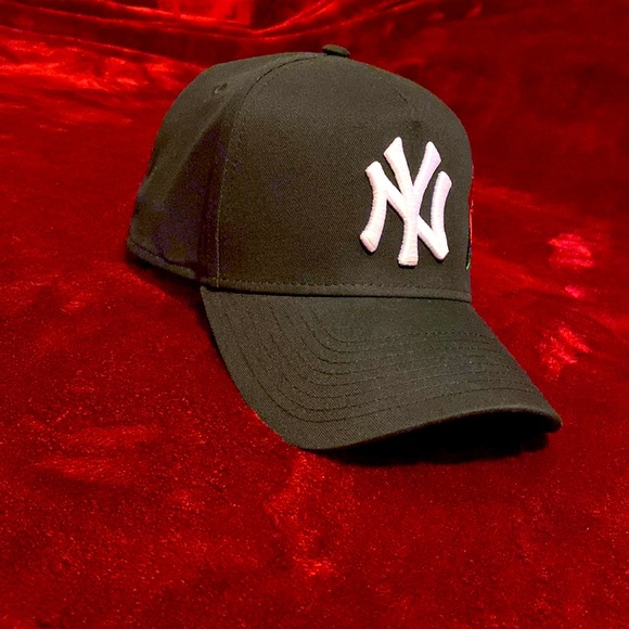 New York Yankees New Era Hat - Picture 2 of 5